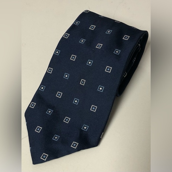 Brooks Brothers Other - Brooks Brothers Tie ~ 100% Silk ~ Like New